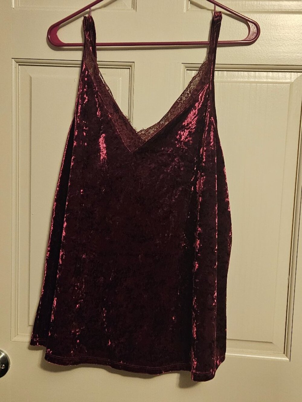 Torrid Burgandy crinkle tank top